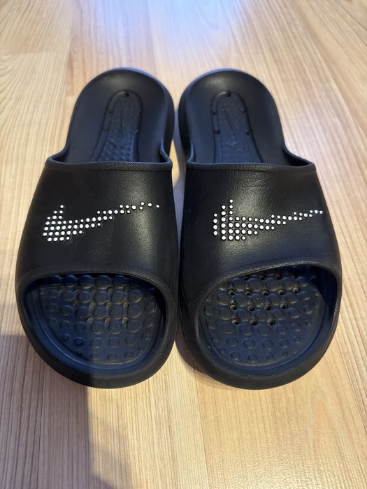 Klapki nike Victori One