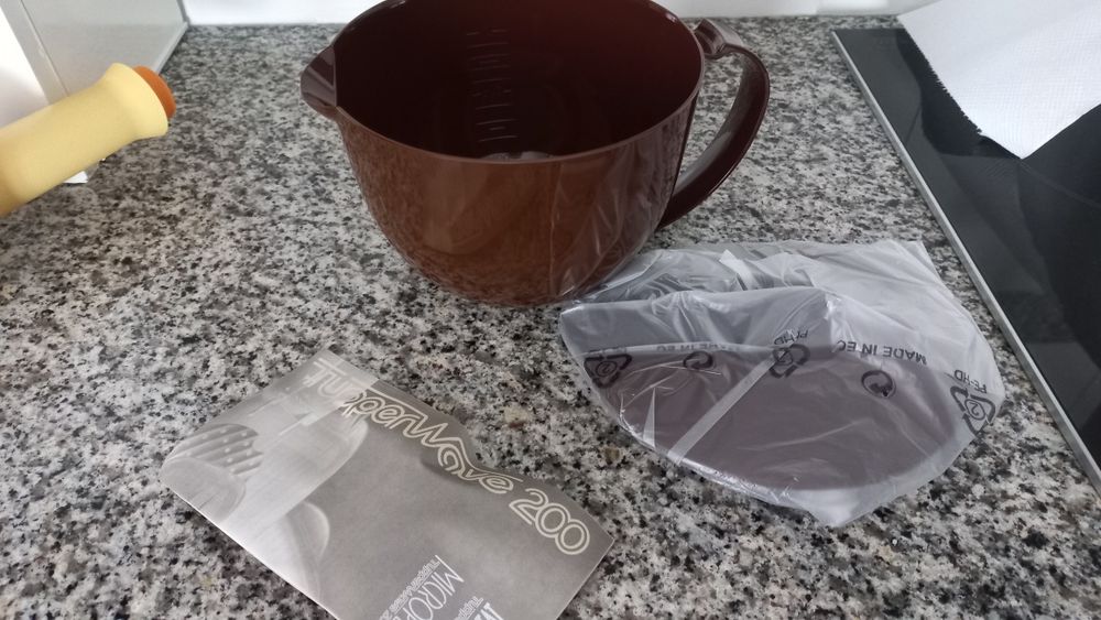 Bule tupperware castanho