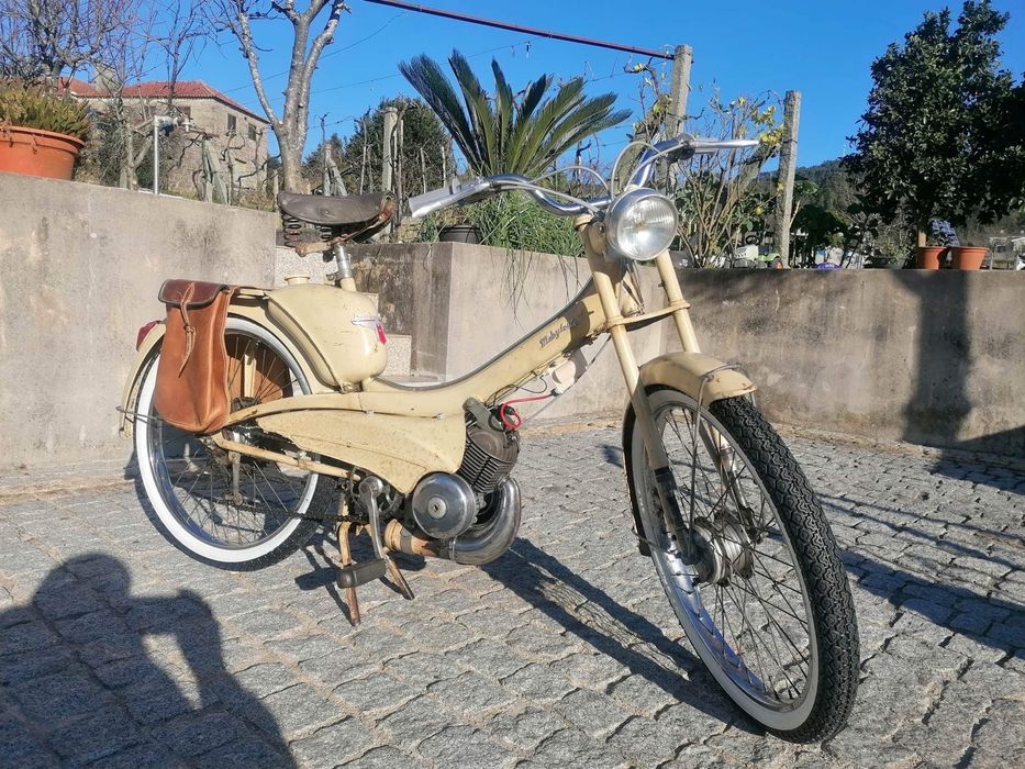 Bicicleta francesa av44 mobylette
