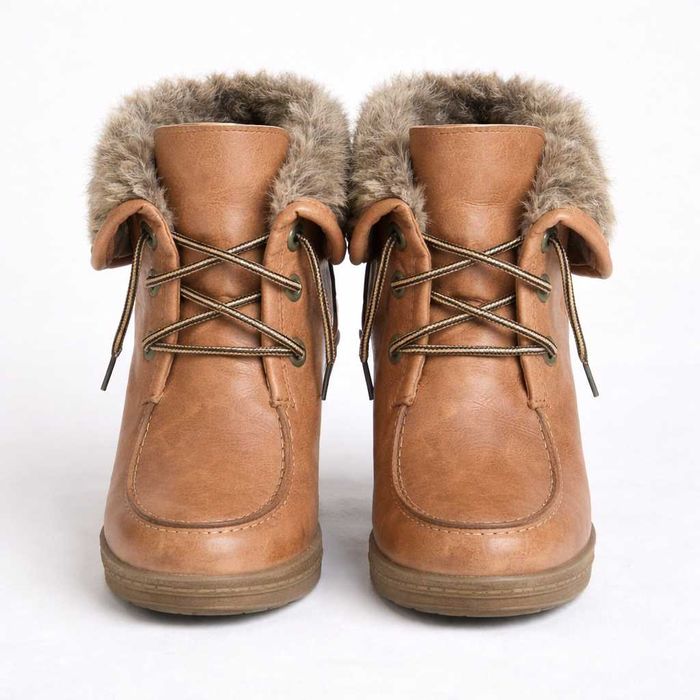 Botins Castanhos com Salto e Pêlo Interior – 37