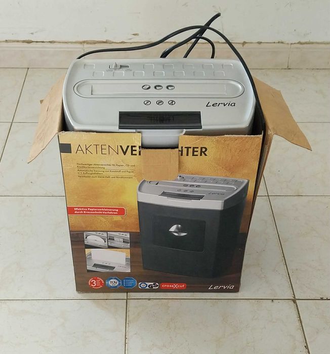 Máquina de Triturar Papel em Perfeito Estado de Funcionamento