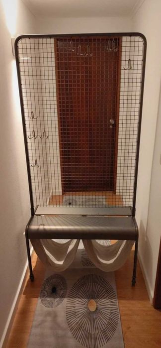 Divisória com arrumação para quarto