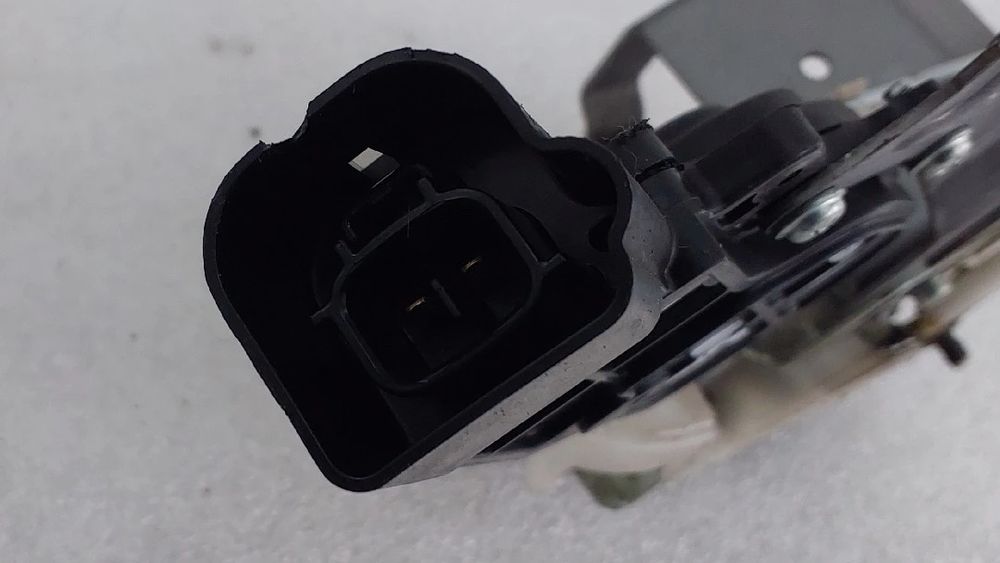 Fechadura / fecho porta trás direito TOYOTA Aygo (_B1_)