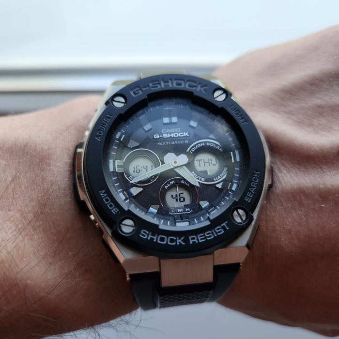 Продам Casio G-Shock GST-W300-1AER