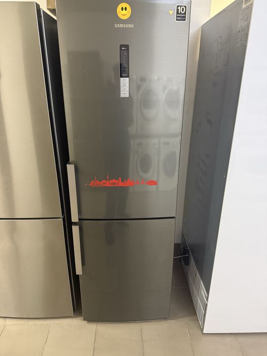 Холодильник Samsung