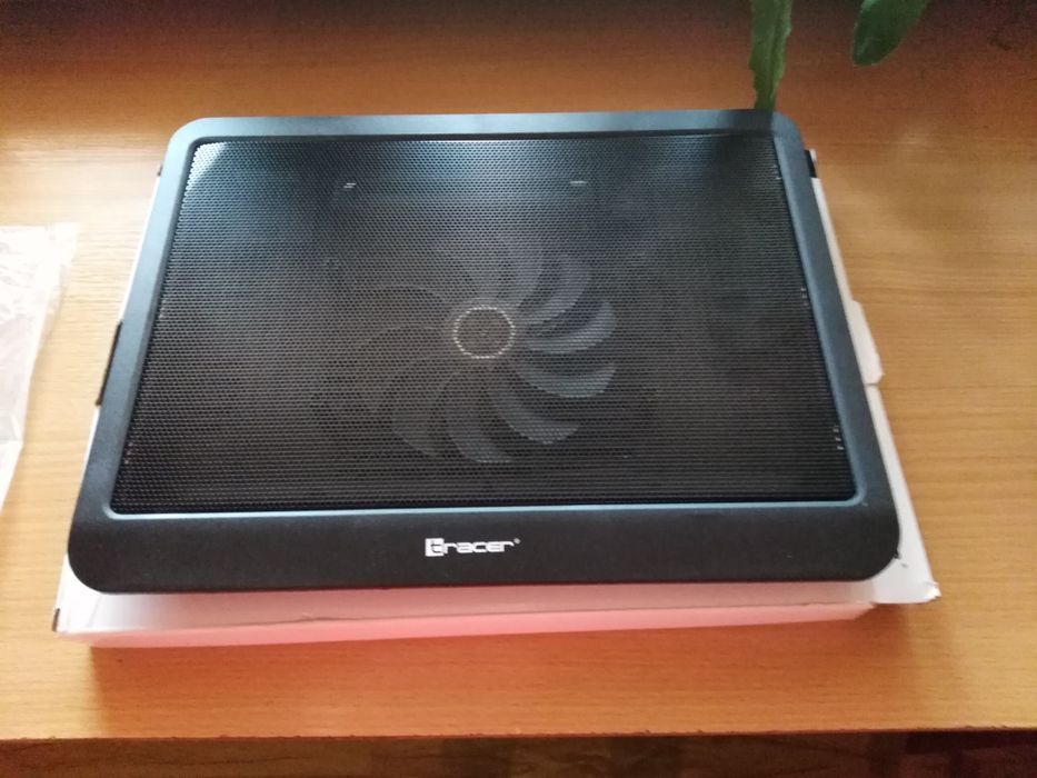 Stacja chłodząca do laptopa