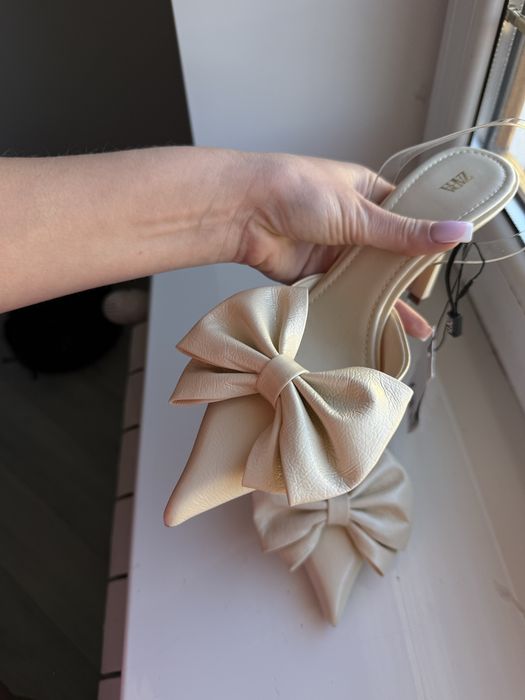 Туфлі Zara з бантом бежеві 39