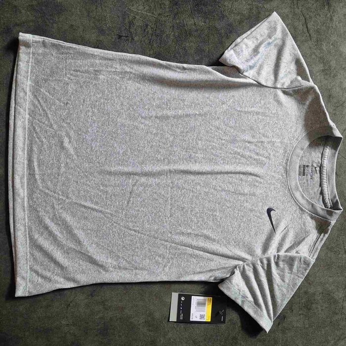 Спортивна футболка Nike (нова, S, dry fit)