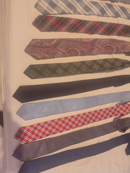 Zestaw krawatów i poszetek butonierek Vistula Bytom