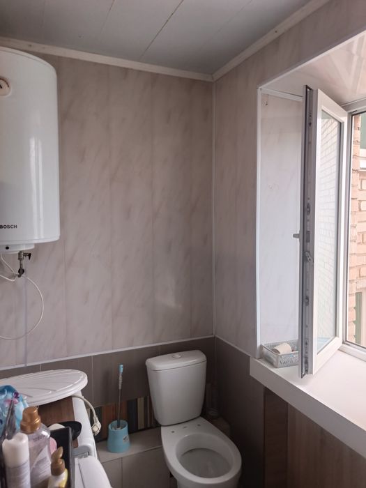 Продам кімнату біля метро