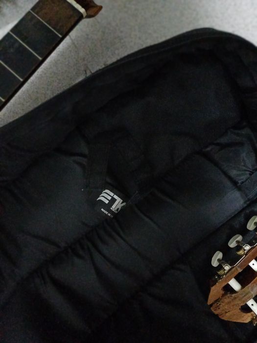 Guitarra Clássica Admira (Juanita) para recuperação (cabeça partida)