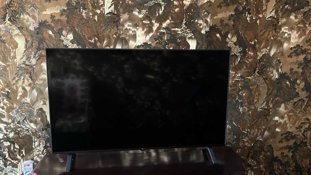 Продам телевізор LG 43