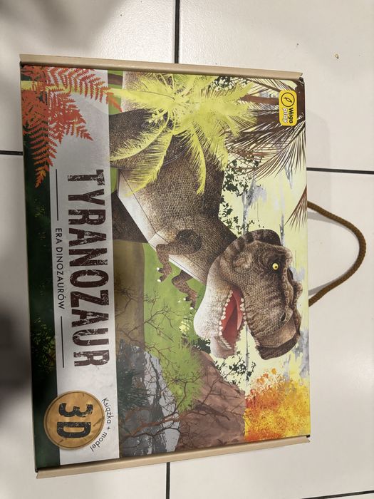 Puzzle Tyranozaur Era Dinozauròw 3D ksiazka +model nowe