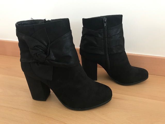 Botas Pretas Nº 40 NOVAS