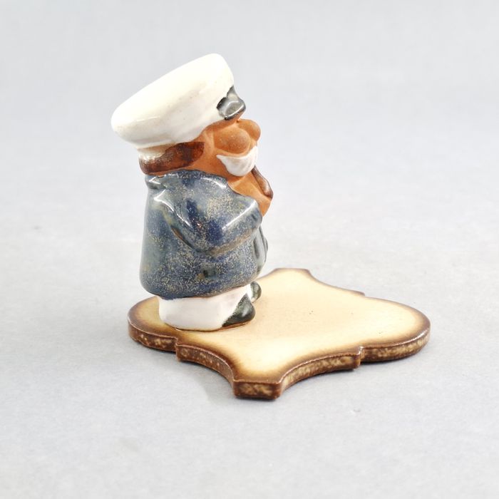 piękna ceramiczna figurka kapitan marynarz