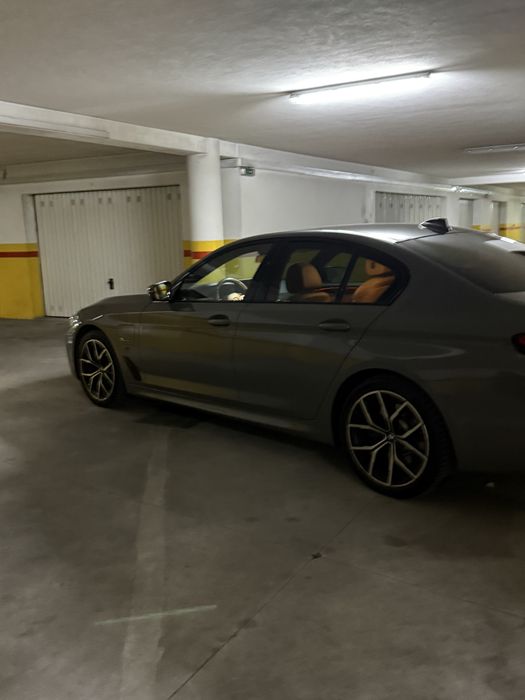 BMW 530e Pack M como novo