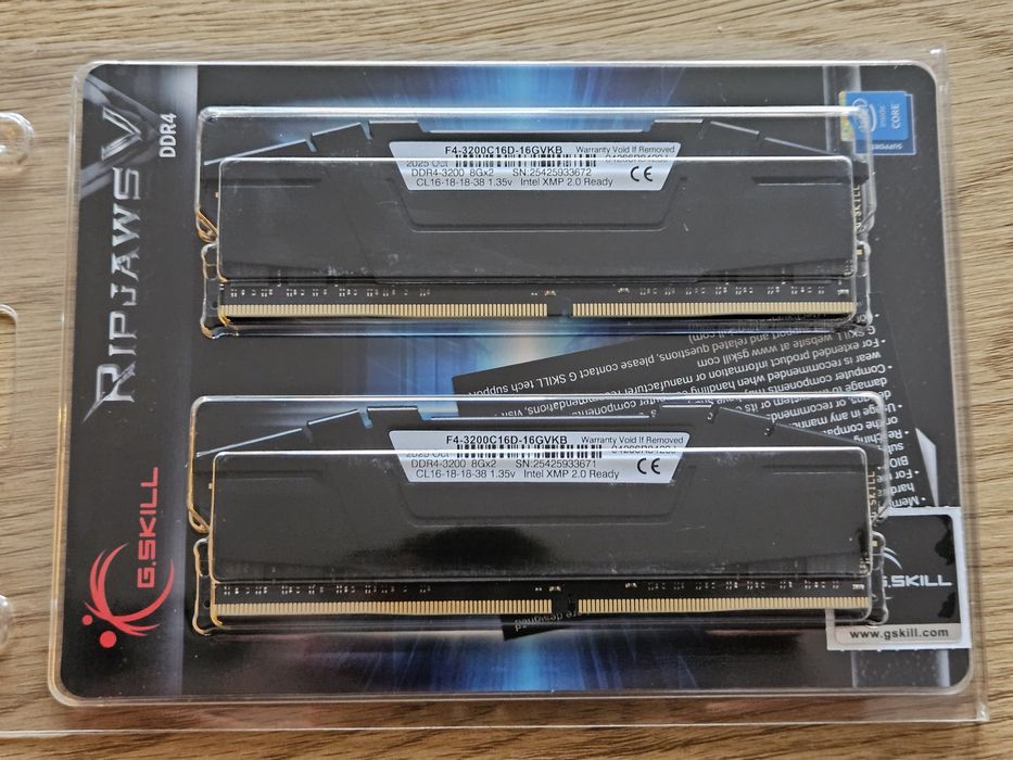Pamięć RAM DDR4 G.SKILL 16 GB (2x8 GB) 3200 MHz CL16 Ripjaws V Black