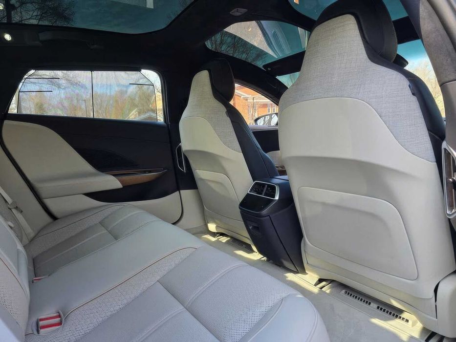 Lucid Air Grand Touring      2022