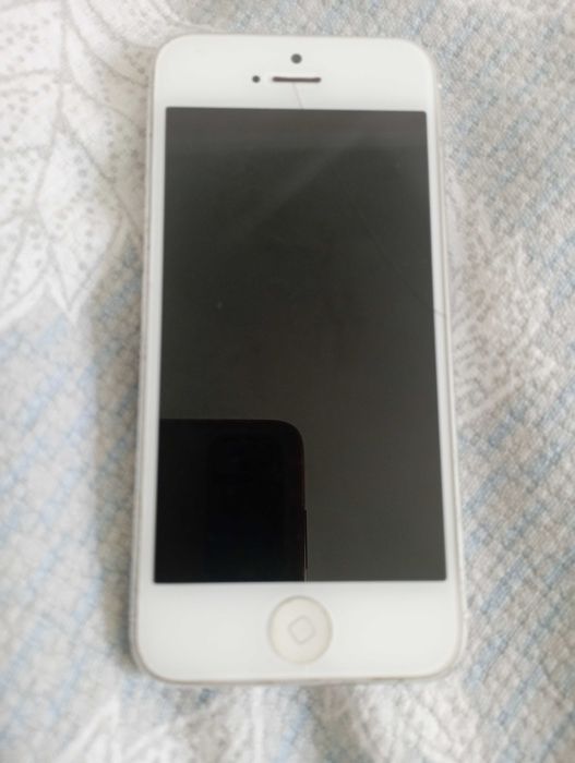 iPhone 5 (A1428) білий / на запчастини або під ремонт