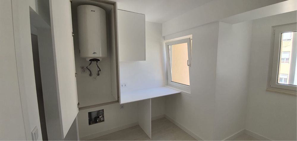 Apartamento T2 RENOVADO - Carnide