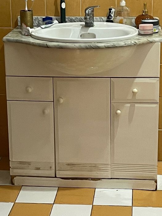 móvel para wc usado com portas e gavetas