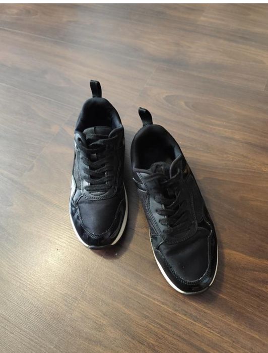 Жіночі кросівки 37 р Aldo