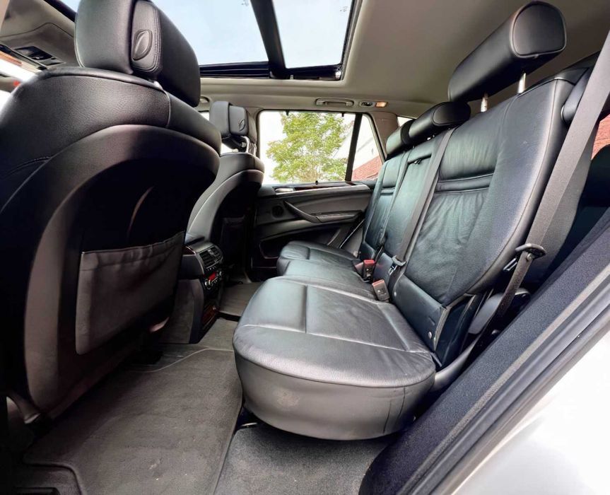 BMW X5 xDrive35i      2012