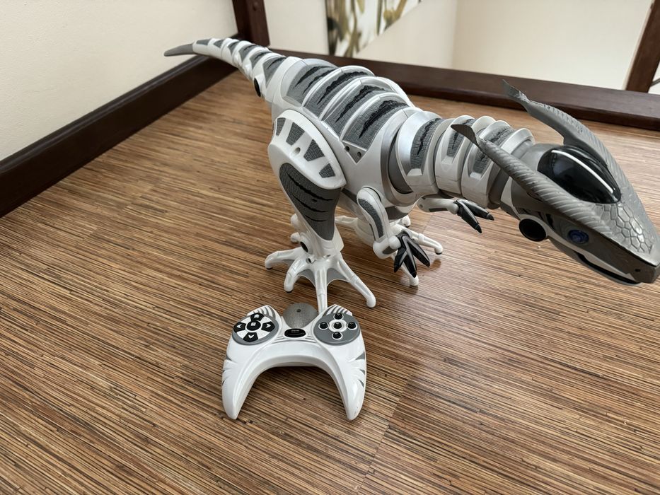 Dinozaur zdalnie sterowany