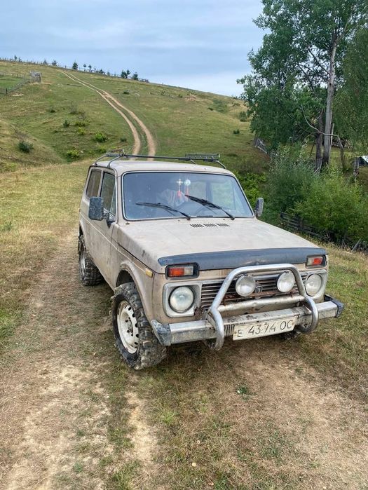 автомобіль нива ваз