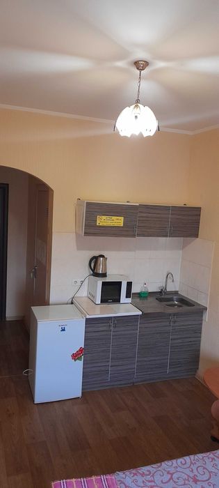 квартира студія подобово 550грн., погодинно 300 грн, звітні документи