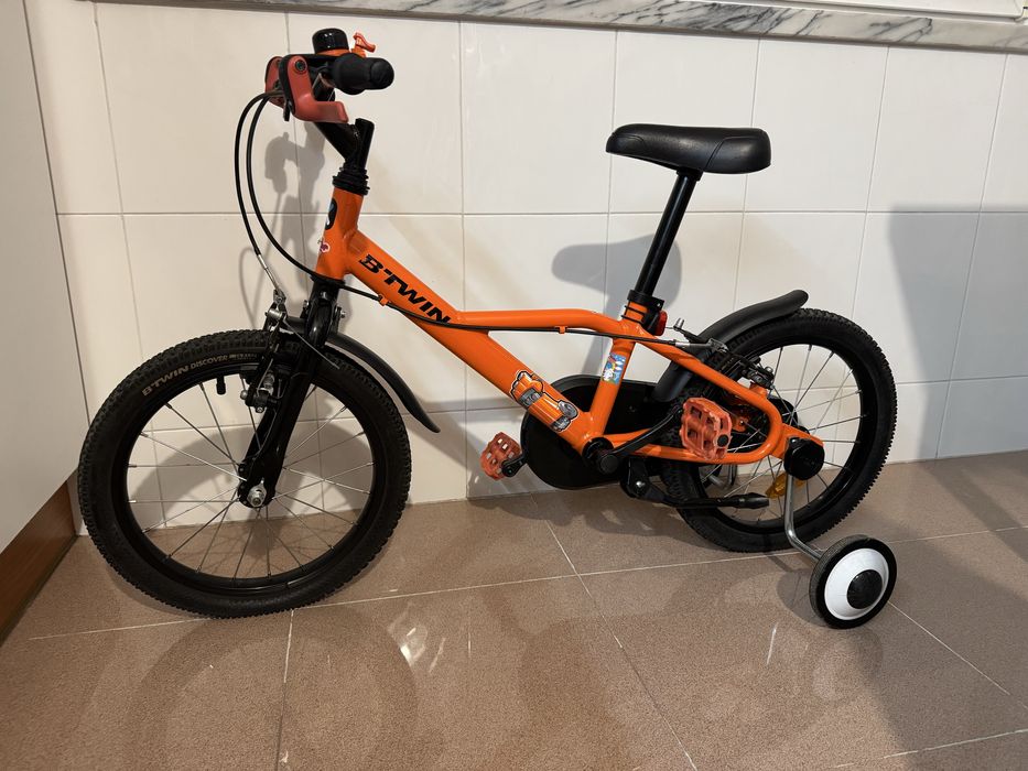 Bicicleta  BTTWIN , como nova