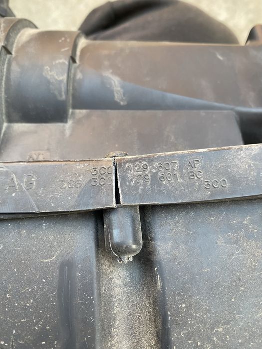 Obudowa filtra powietrza volkswagen passat b6 2.0 TDI