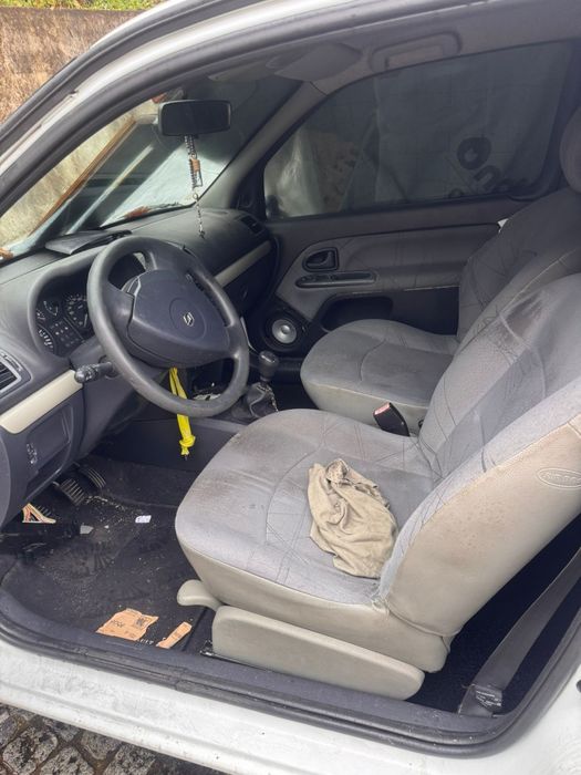 Todo o material Renault clio