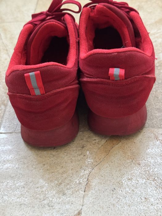 Кросівки  38 розмір