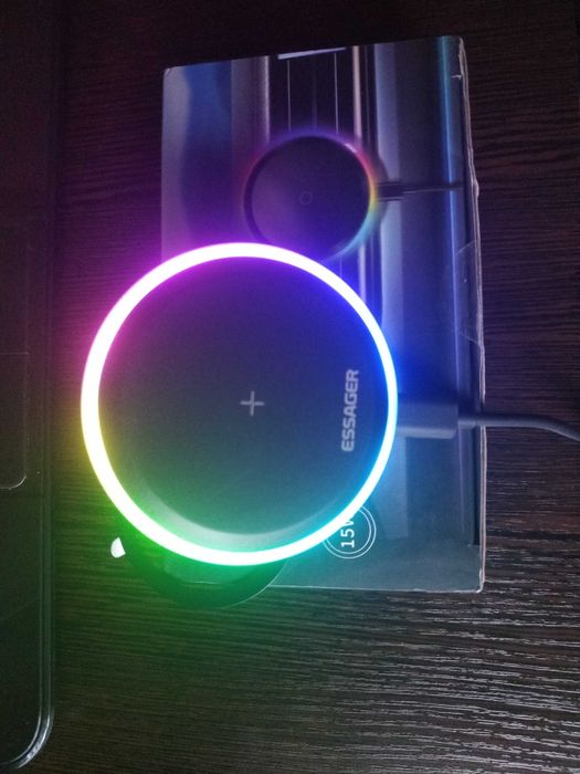 Магнитный автомобильный держатель, RGB подсветка, быстрая зарядка 15Вт