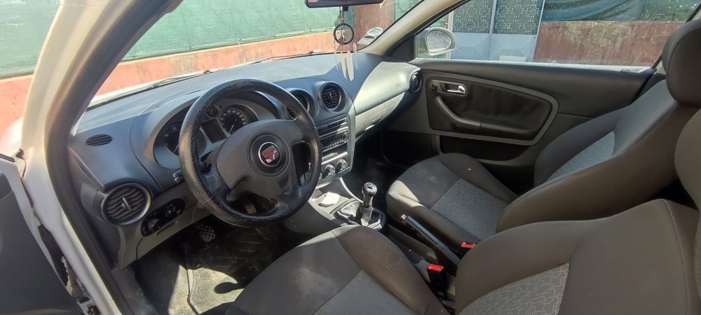 SEAT Ibiza 1.4 TDI 2007 com 240 mil kms