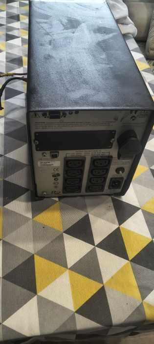 ДБЖ ИБП Безперебійник чистий сінус APC Smart-UPS 1000