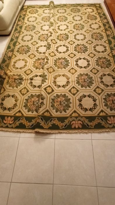 Tapete de Arraiolos 3,37*2,52m em muito bom estado