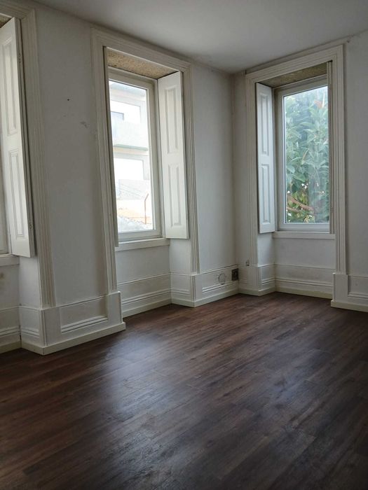 AMPLO T4 DUPLEX para arrendar no centro de ESPINHO