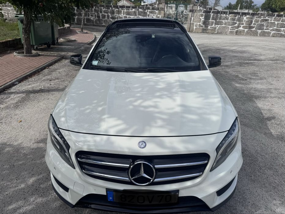 Mercedes Gla 200d AMG c/ Teto de abrir Panoramico