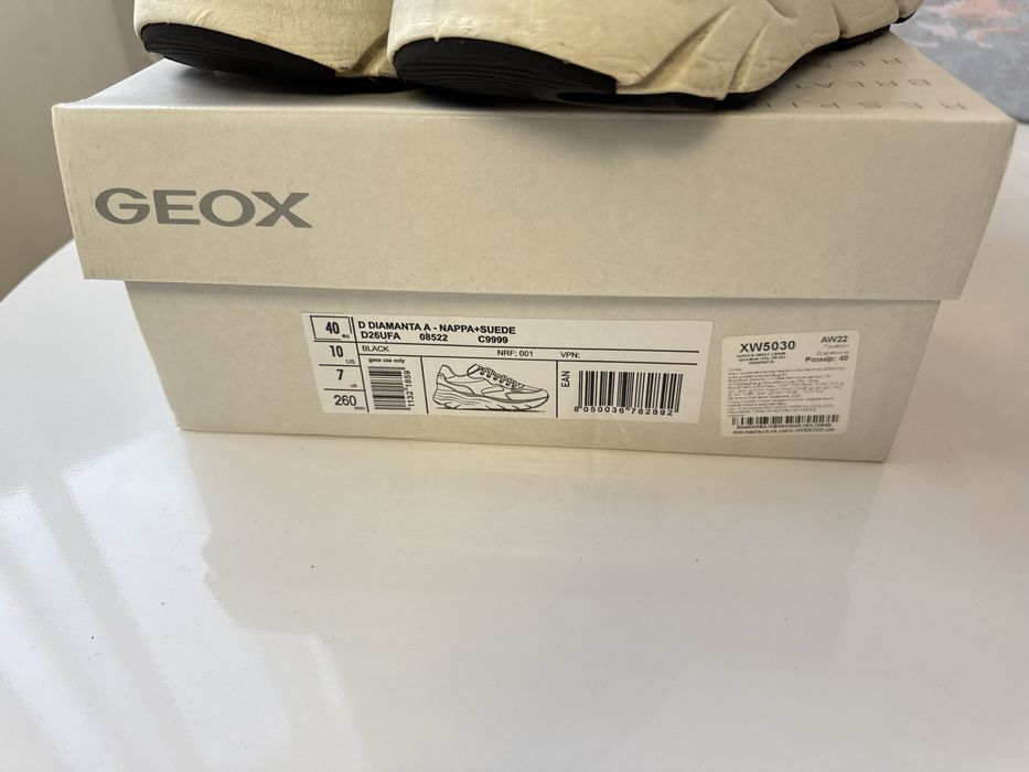 Geox натуральні кросовки оригінал р.40