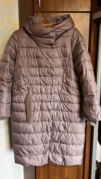 Продам пуховик.