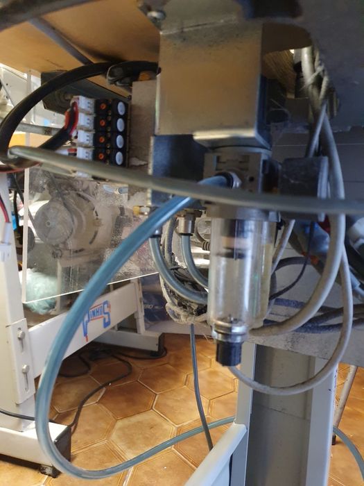 Vende se máquina de corte e cose industrial