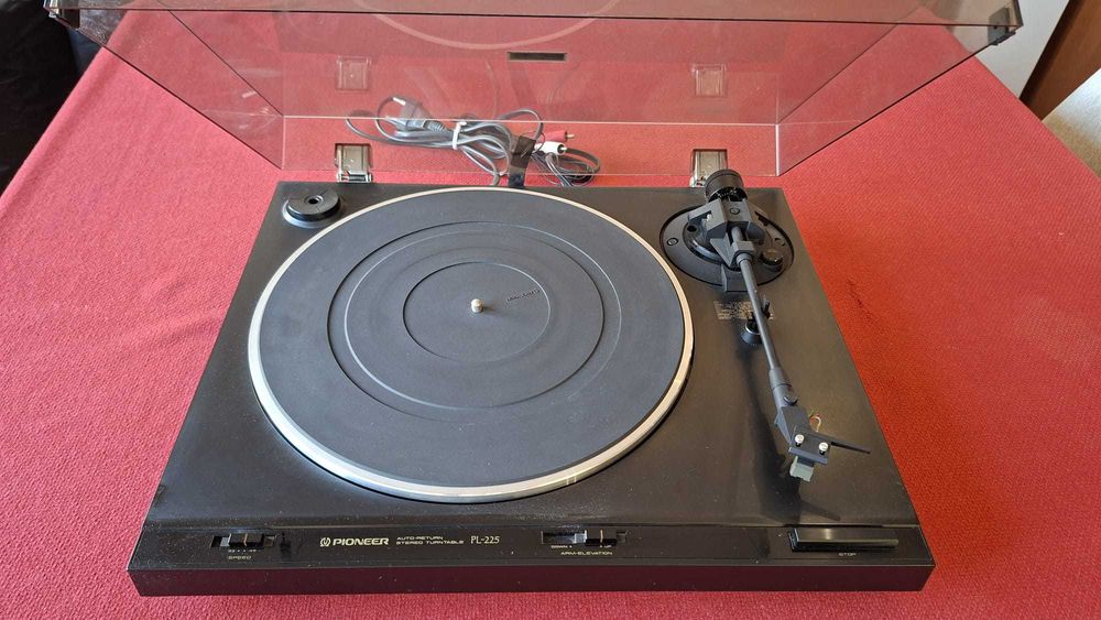 Gira Discos Pioneer PL-225 (sem ponta e elástico)