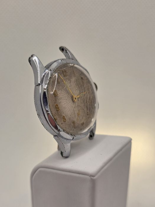 Zegarek Majak działający