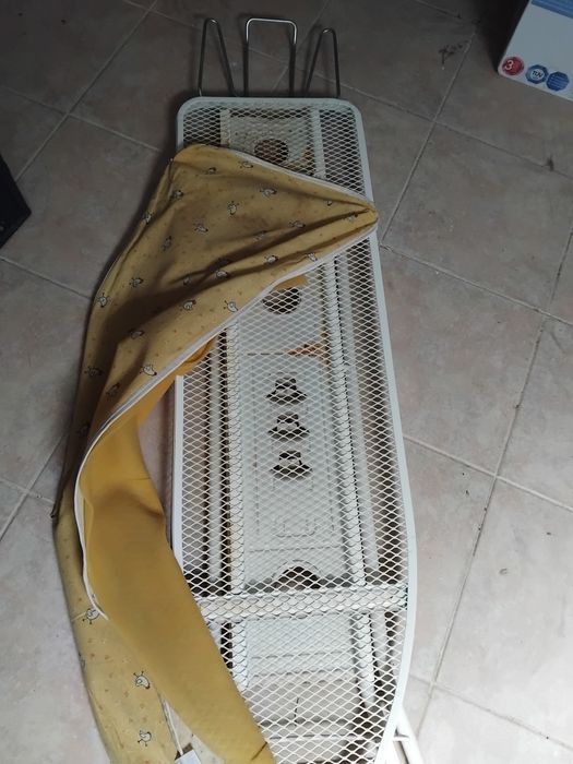 Tábua de engomar/ passar a ferro