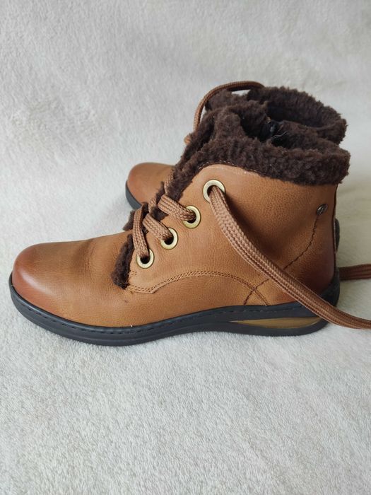 Nowe skórzane botki w kolorze brązowym rozmiar 38