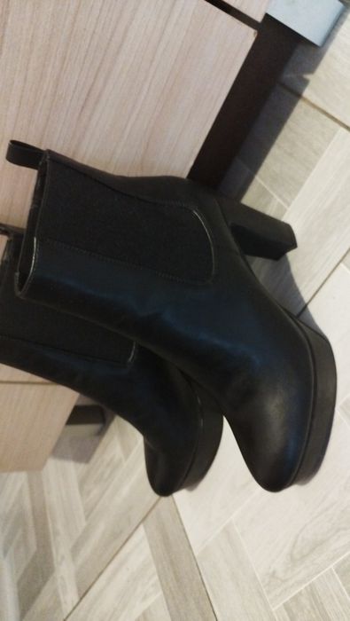 Buty na słupku ANNA FIELD