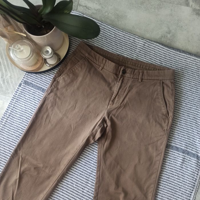 Brązowe spodnie chino slim fit Reserved 34 smart casual