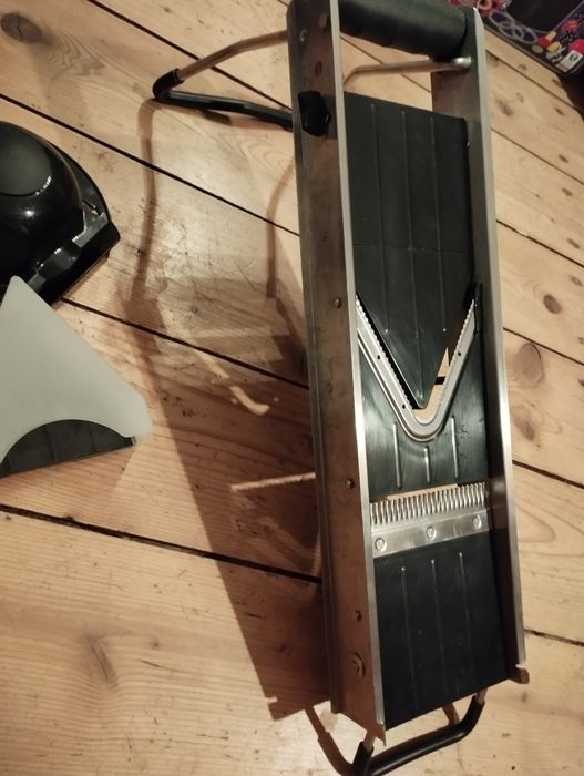 Profesjonalna gastronomiczna mandolina szatkownica do warzyw